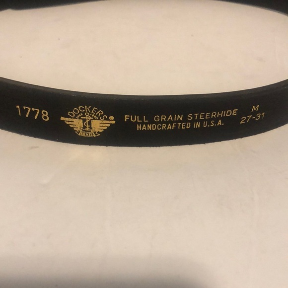 NWT Dockers Black Leather Belt with Floral Design Buckle - Picture 3 of 6